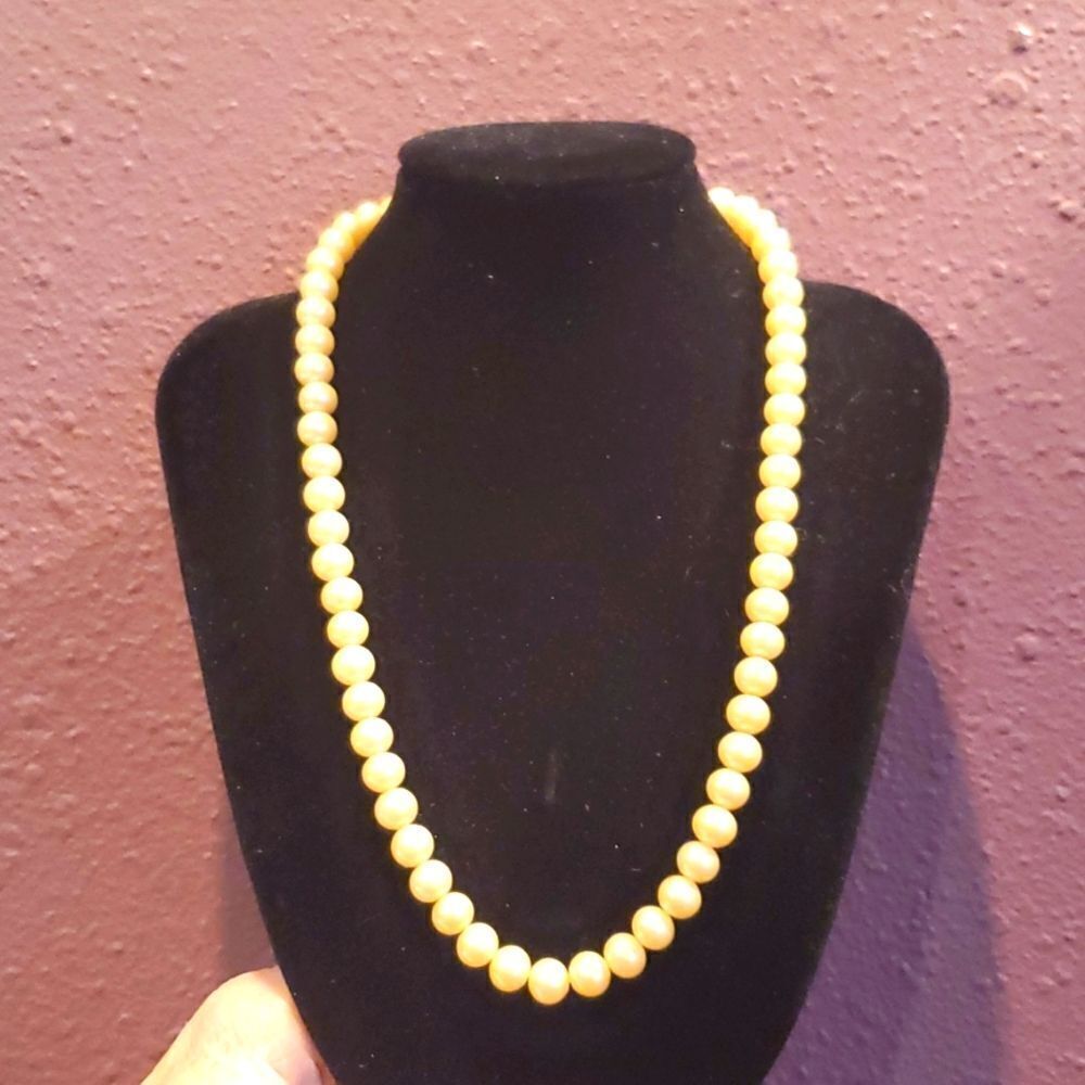 Vintage Faux Pearl Necklace Made In Japan 16 Inches Great Cond 24$